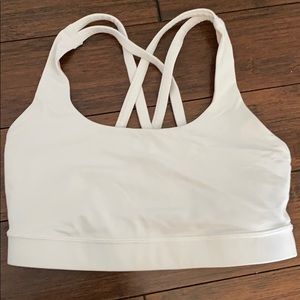 White Lululemon sports bra in great condition